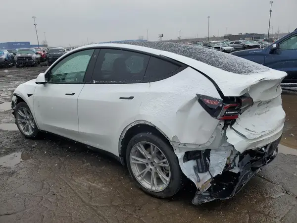 7SAYGDEE2PF630448 2023 TESLA MODEL Y - Image 2
