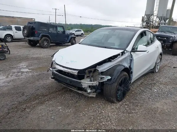 7SAYGDEE2PF631955 2023 TESLA MODEL Y - Image 2