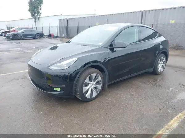 7SAYGDEE2PF632443 2023 TESLA MODEL Y - Image 2