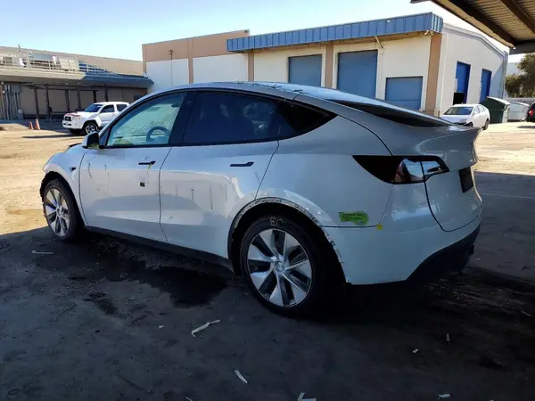 7SAYGDEE2PF635696 2023 TESLA MODEL Y - Image 2