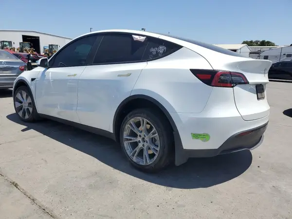7SAYGDEE2PF637576 2023 TESLA MODEL Y - Image 2