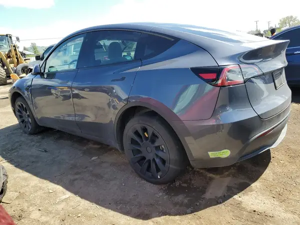 7SAYGDEE2PF637836 2023 TESLA MODEL Y - Image 2