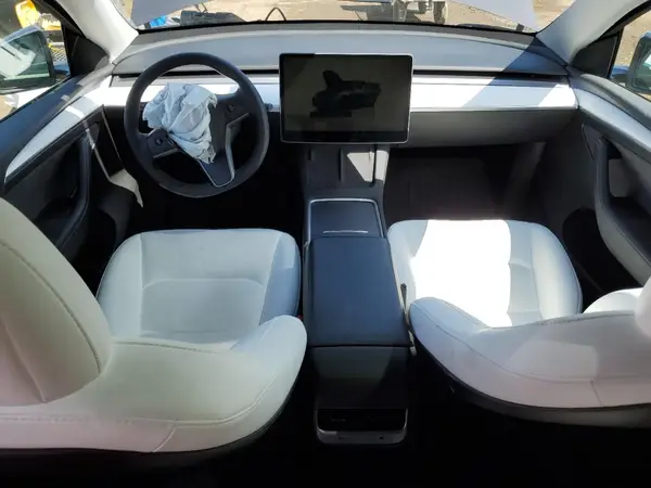 7SAYGDEE2PF637836 2023 TESLA MODEL Y - Image 8