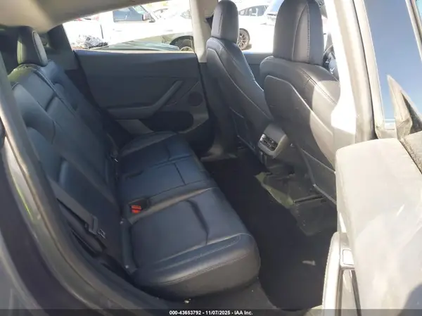 7SAYGDEE2PF642955 2023 TESLA MODEL Y - Image 8