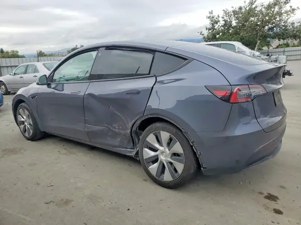7SAYGDEE2PF643958 2023 TESLA MODEL Y - Image 2