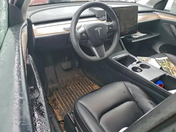 7SAYGDEE2PF647072 2023 TESLA MODEL Y - Image 8
