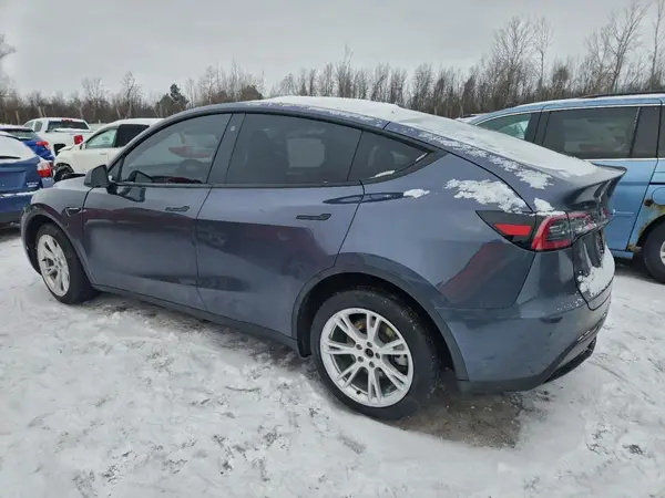 7SAYGDEE2PF664440 2023 TESLA MODEL Y - Image 2