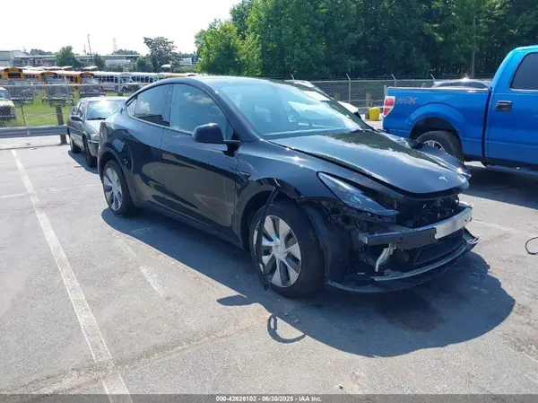 7SAYGDEE2PF666379 2023 TESLA MODEL Y - Image 1