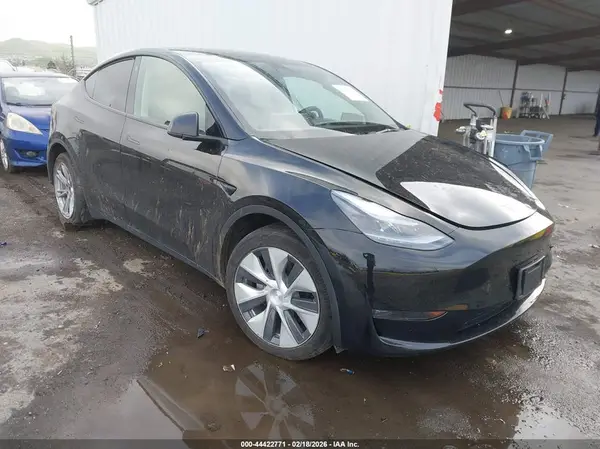 7SAYGDEE2PF674062 2023 TESLA MODEL Y - Image 1