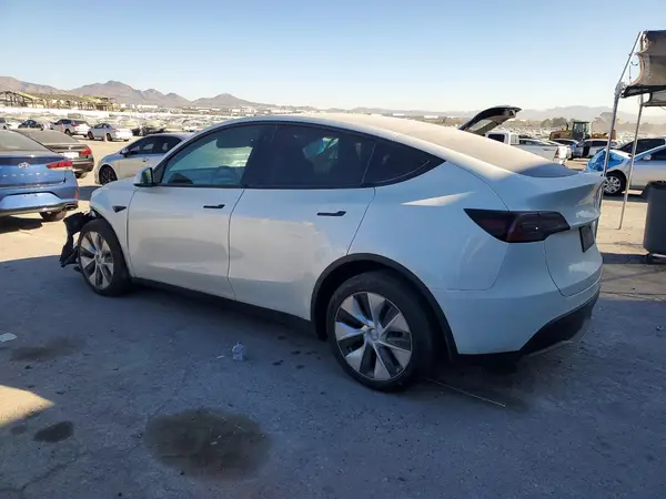 7SAYGDEE2PF674921 2023 TESLA MODEL Y - Image 2