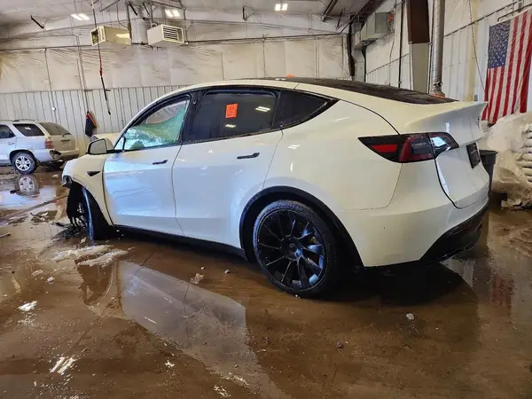 7SAYGDEE2PF691783 2023 TESLA MODEL Y - Image 2