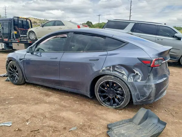 7SAYGDEE2PF692173 2023 TESLA MODEL Y - Image 2