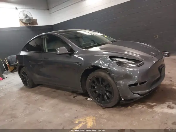 7SAYGDEE2PF692741 2023 TESLA MODEL Y - Image 1