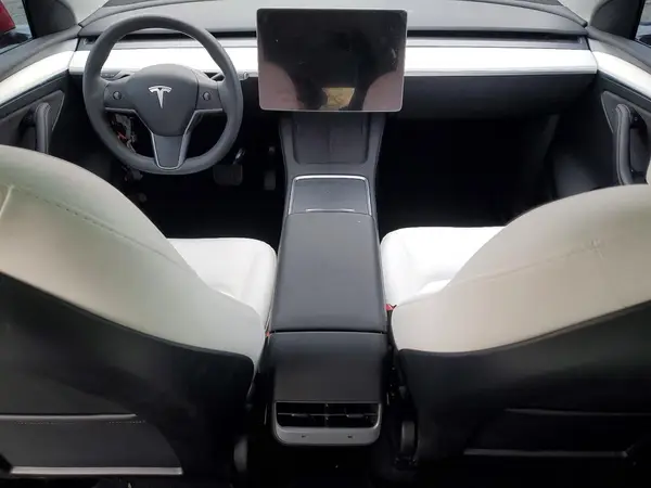7SAYGDEE2PF693260 2023 TESLA MODEL Y - Image 8