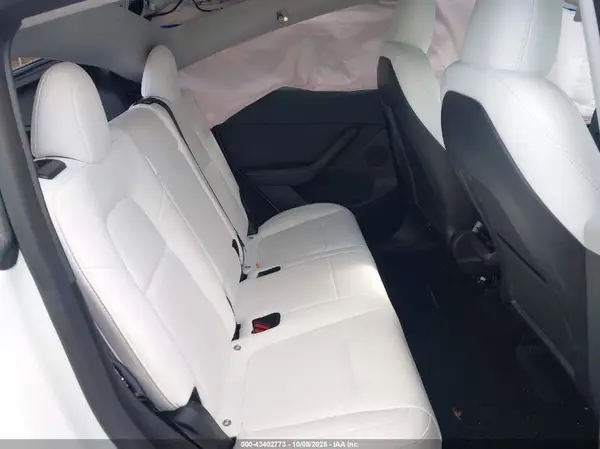 7SAYGDEE2PF697616 2023 TESLA MODEL Y - Image 8
