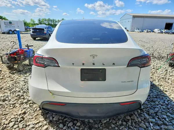 2023 TESLA MODEL Y auction photo 6
