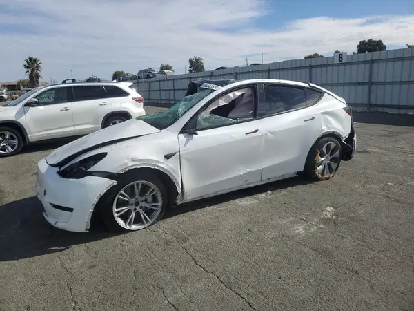 7SAYGDEE2PF738780 2023 TESLA MODEL Y - Image 1