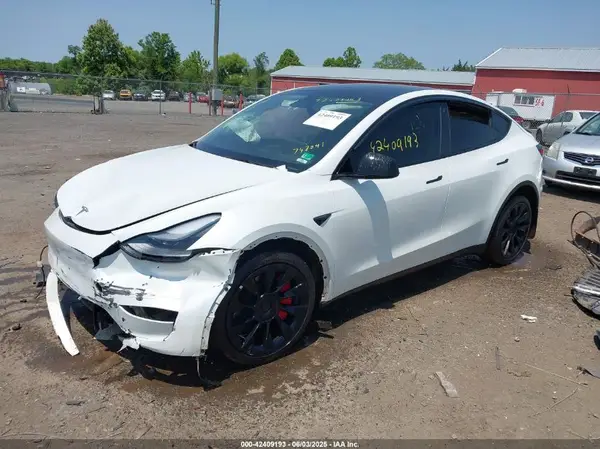 7SAYGDEE2PF747091 2023 TESLA MODEL Y - Image 2