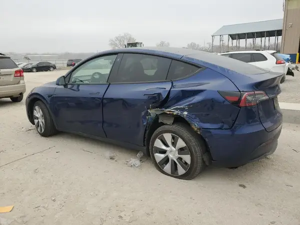 7SAYGDEE2PF748130 2023 TESLA MODEL Y - Image 2