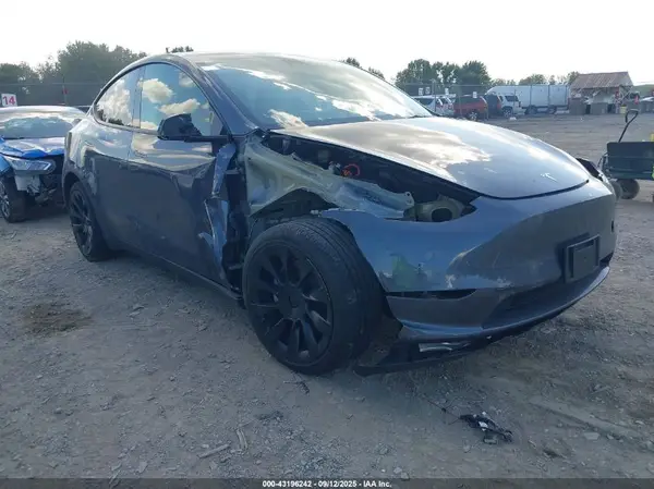 7SAYGDEE2PF752100 2023 TESLA MODEL Y - Image 1