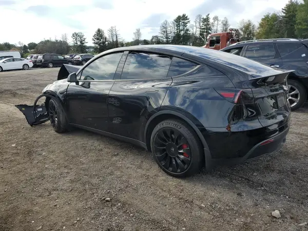 7SAYGDEE2PF752467 2023 TESLA MODEL Y - Image 2
