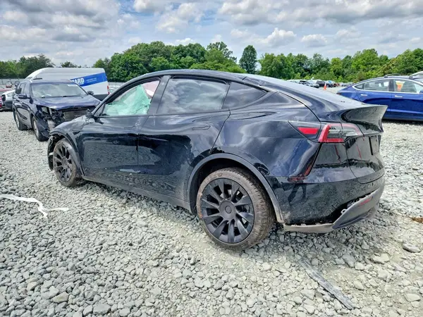 7SAYGDEE2PF752971 2023 TESLA MODEL Y - Image 2