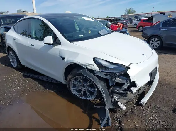 7SAYGDEE2PF763324 2023 TESLA MODEL Y - Image 1