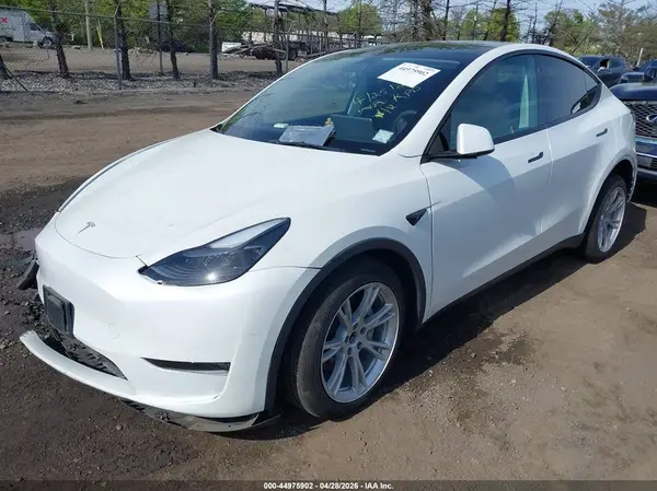 7SAYGDEE2PF763324 2023 TESLA MODEL Y - Image 2