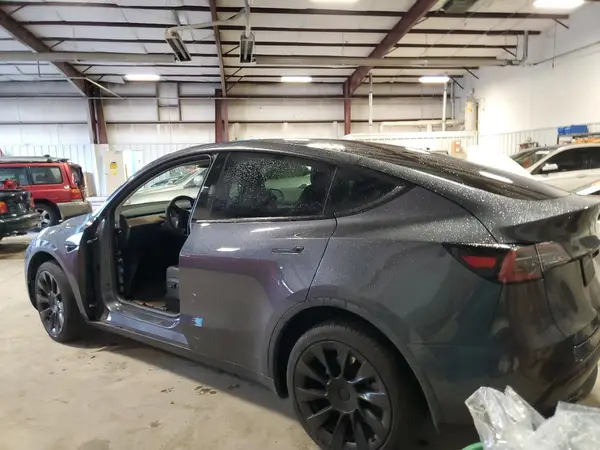 7SAYGDEE2PF765784 2023 TESLA MODEL Y - Image 2