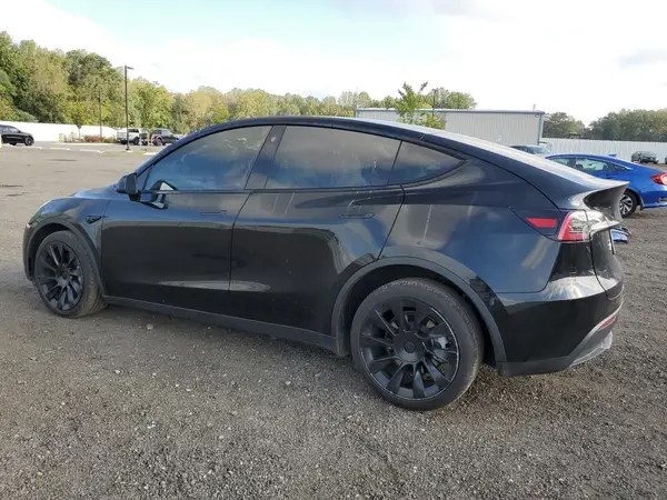 7SAYGDEE2PF780477 2023 TESLA MODEL Y - Image 2