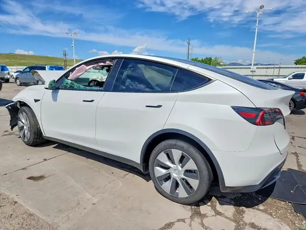 7SAYGDEE2PF788692 2023 TESLA MODEL Y - Image 2