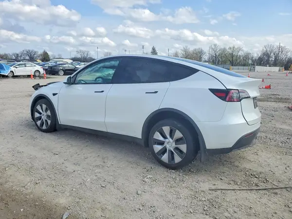 7SAYGDEE2PF792340 2023 TESLA MODEL Y - Image 2