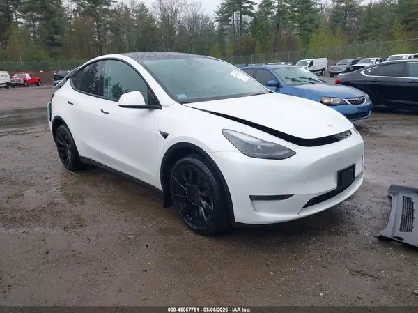 7SAYGDEE2PF796744 2023 TESLA MODEL Y - Image 1