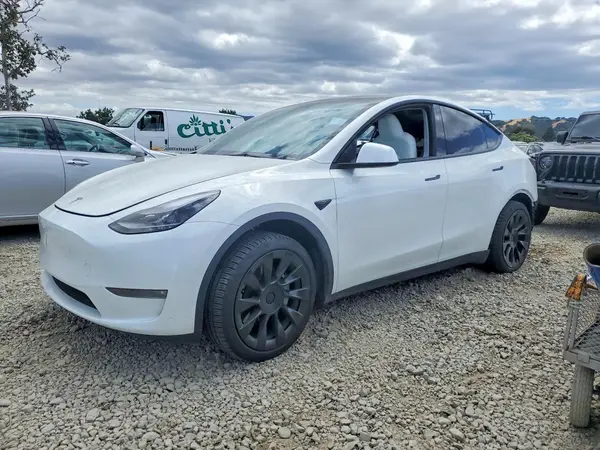 7SAYGDEE2PF801540 2023 TESLA MODEL Y - Image 1