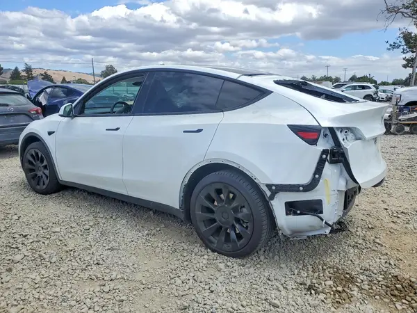 7SAYGDEE2PF801540 2023 TESLA MODEL Y - Image 2
