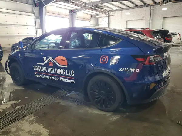 7SAYGDEE2PF805670 2023 TESLA MODEL Y - Image 2