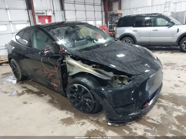 7SAYGDEE2PF808844 2023 TESLA MODEL Y - Image 1