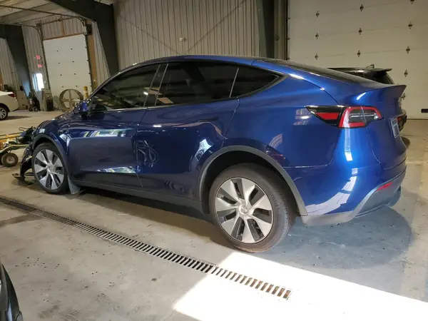 7SAYGDEE2PF810321 2023 TESLA MODEL Y - Image 2