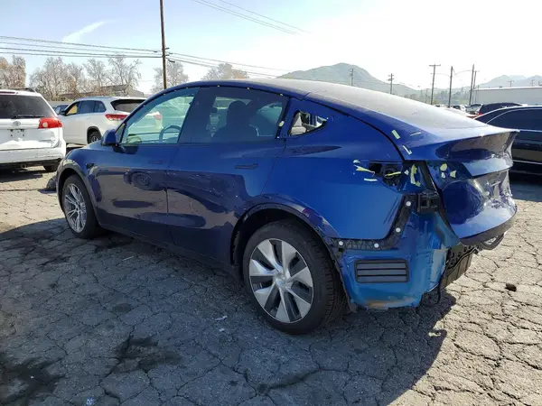 7SAYGDEE2PF825658 2023 TESLA MODEL Y - Image 2