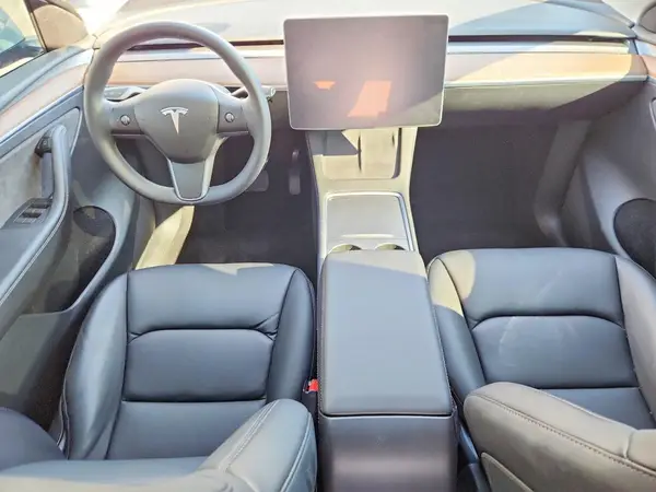 7SAYGDEE2PF827619 2023 TESLA MODEL Y - Image 8