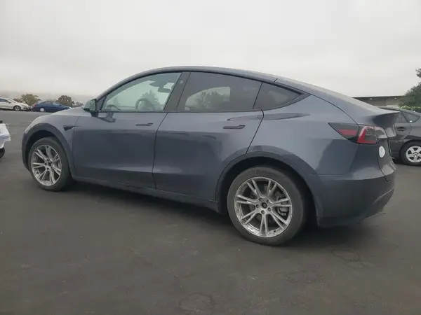 7SAYGDEE2PF828057 2023 TESLA MODEL Y - Image 2
