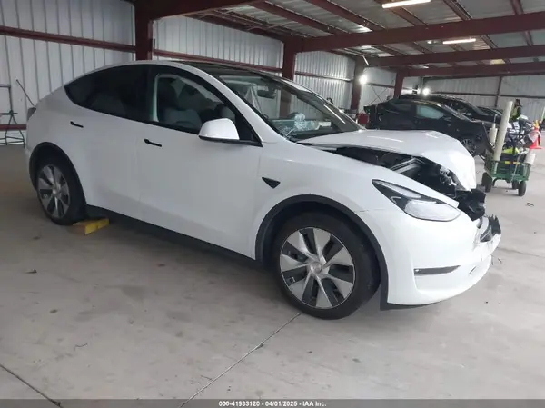 7SAYGDEE2PF834036 2023 TESLA MODEL Y - Image 1