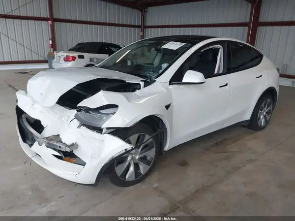7SAYGDEE2PF834036 2023 TESLA MODEL Y - Image 2