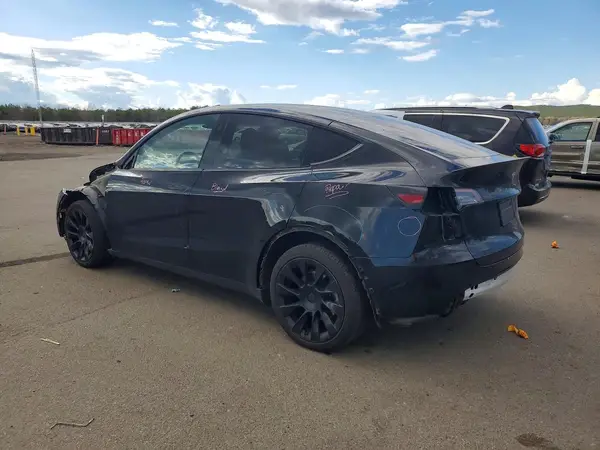 7SAYGDEE2PF834098 2023 TESLA MODEL Y - Image 2