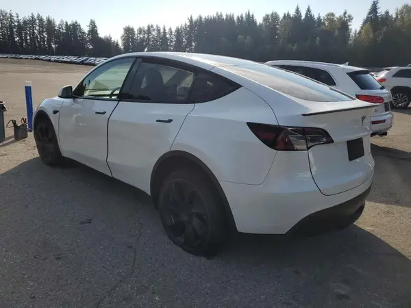 7SAYGDEE2PF836319 2023 TESLA MODEL Y - Image 2