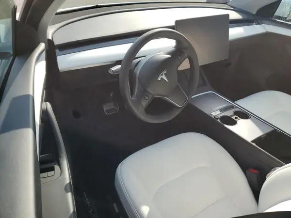 7SAYGDEE2PF836319 2023 TESLA MODEL Y - Image 8