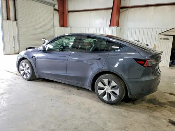 7SAYGDEE2PF838670 2023 TESLA MODEL Y - Image 2