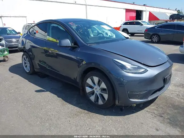 7SAYGDEE2PF839866 2023 TESLA MODEL Y - Image 1