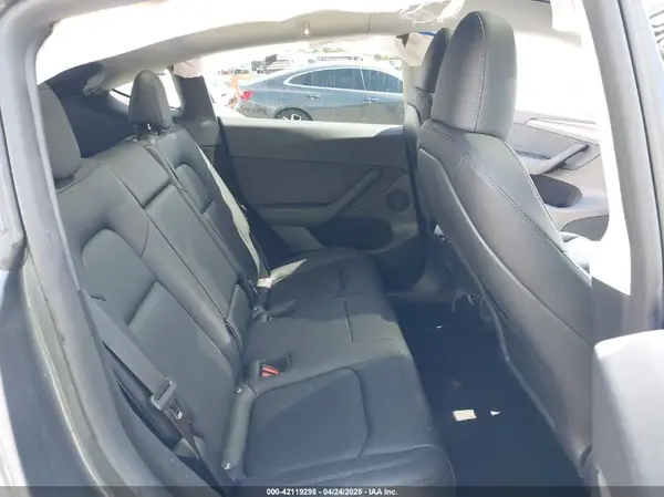 7SAYGDEE2PF839866 2023 TESLA MODEL Y - Image 8