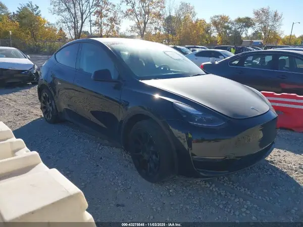 7SAYGDEE2PF851838 2023 TESLA MODEL Y - Image 1